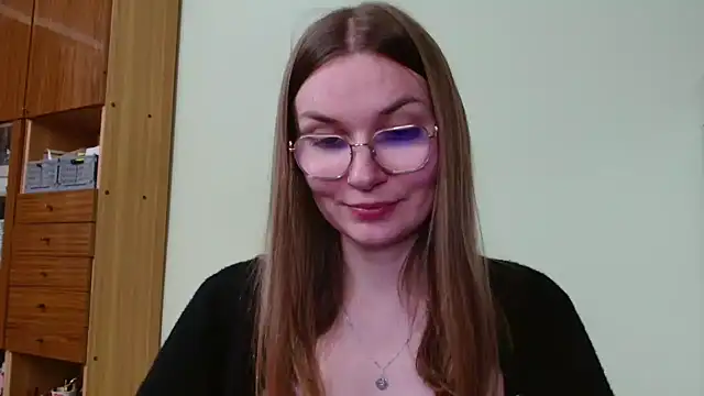 LooveELLYx Show in webcam