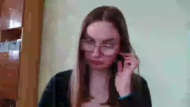 LooveELLYx Show in webcam