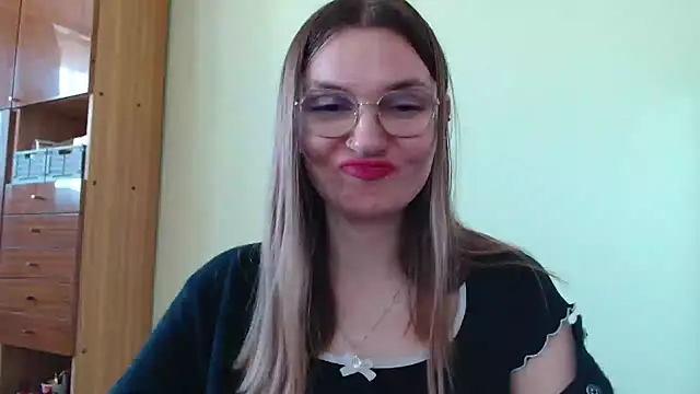 LooveELLYx Webcamshow