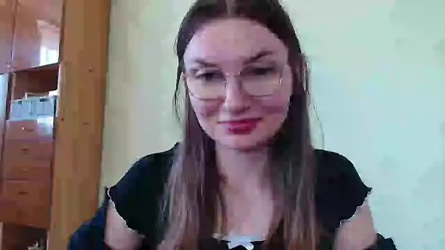 Show modela LooveELLYx na web-kameri