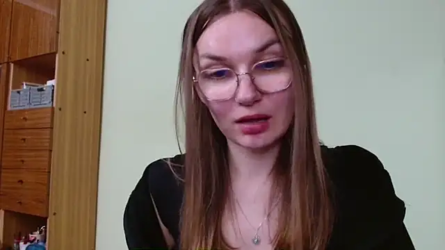 LooveELLYx Webcam show