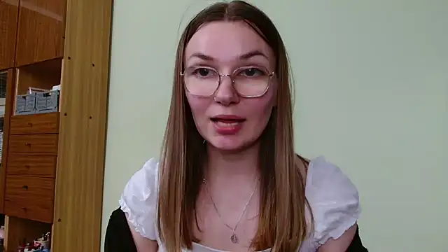 LooveELLYx: вебкам-шоу