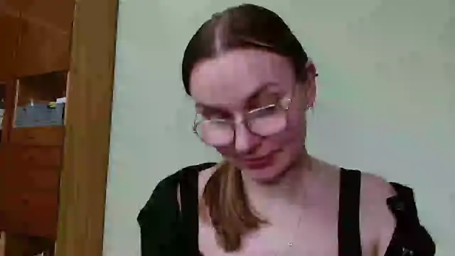 LooveELLYx Webcamshow