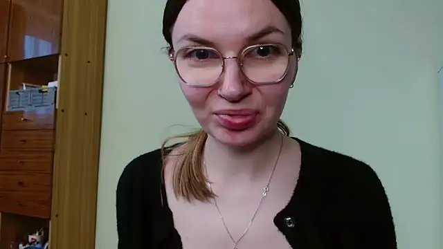 LooveELLYx's Webcam Show
