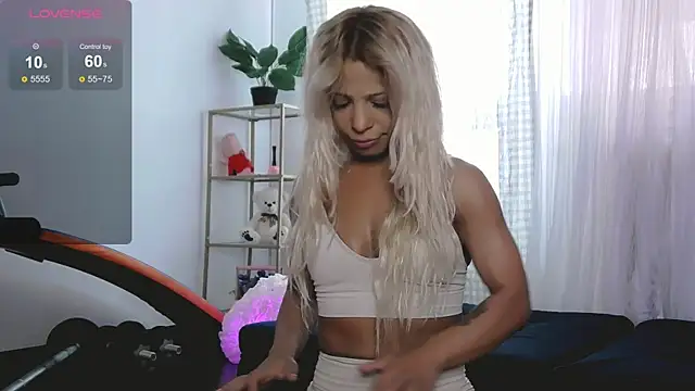 SarahRaynex's Live XXX Chat