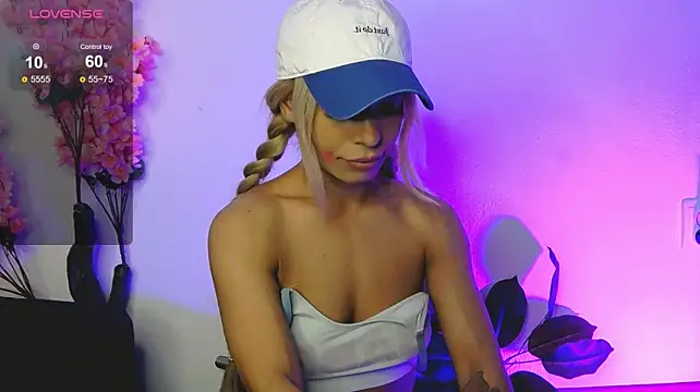 SarahRaynex Chat XXX in diretta