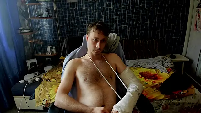 Show modela CuteBoy228 na web-kameri