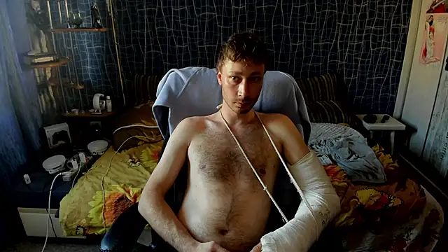 Show modela CuteBoy228 na web-kameri