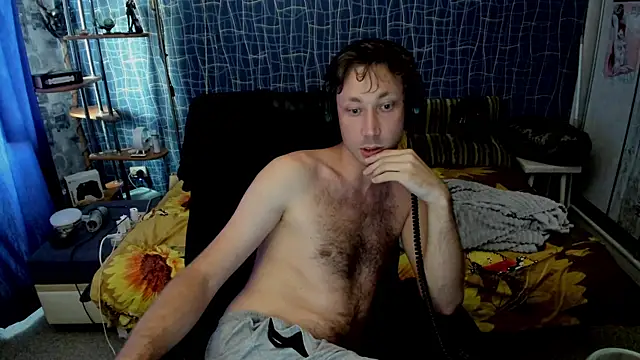 Show modela CuteBoy228 na web-kameri