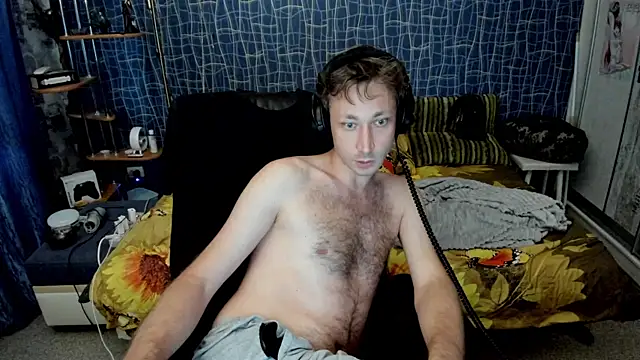 Show modela CuteBoy228 na web-kameri