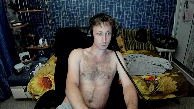 Show modela CuteBoy228 na web-kameri