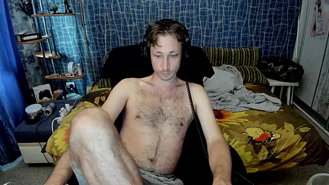 Show modela CuteBoy228 na web-kameri