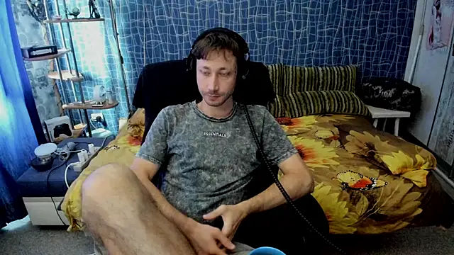 CuteBoy228's Webcam Show