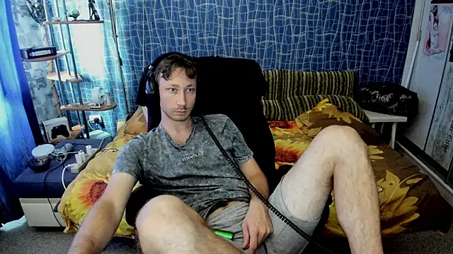 CuteBoy228's Webcam Show