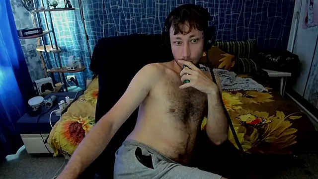 הופעת וובקאם של CuteBoy228