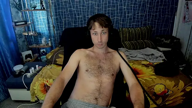 CuteBoy228: διαδικτυακό σόου στην κάμερα
