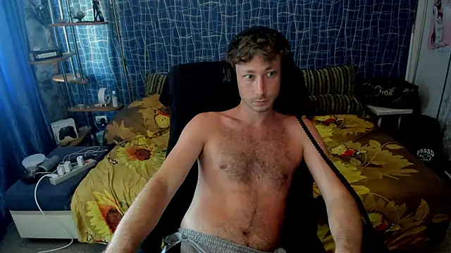 Show modela CuteBoy228 na web-kameri