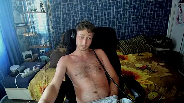 CuteBoy228: διαδικτυακό σόου στην κάμερα