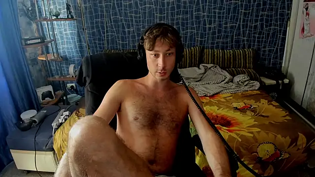 CuteBoy228 Show in webcam