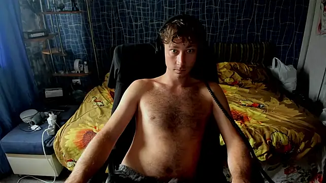 CuteBoy228 Show in webcam