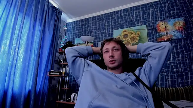Show modela CuteBoy228 na web-kameri
