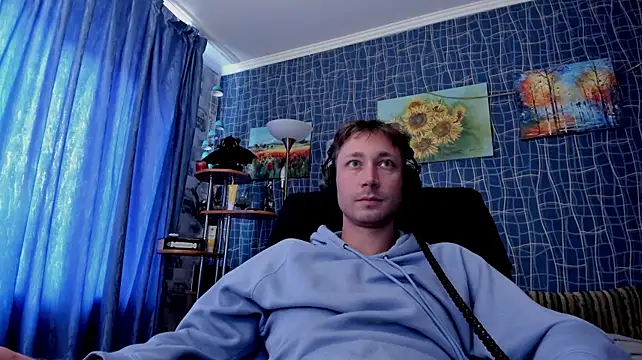 Show modela CuteBoy228 na web-kameri