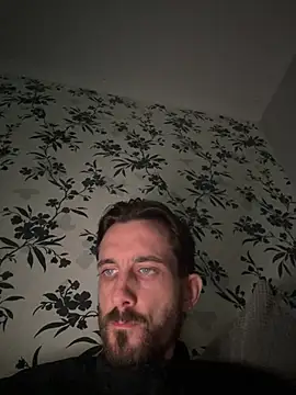 Big8inchUncutCock Webcamshow