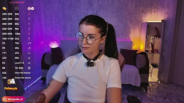 LilyBellee Adlı Modelin Canlı XXX Sohbeti