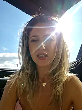 CelynaRoss' Webcam Show