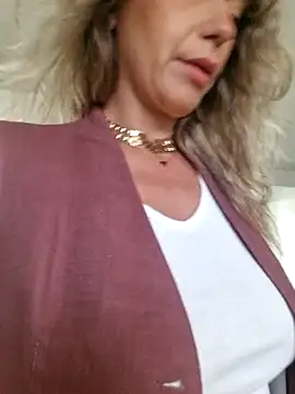 Show modela CelynaRoss na web-kameri