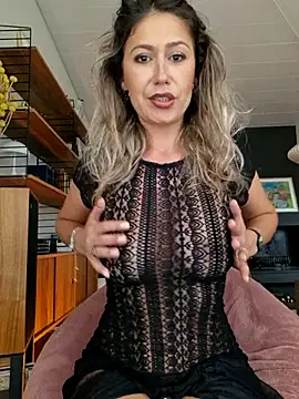 CelynaRoss' Webcam Show