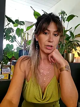CelynaRoss' Webcam Show