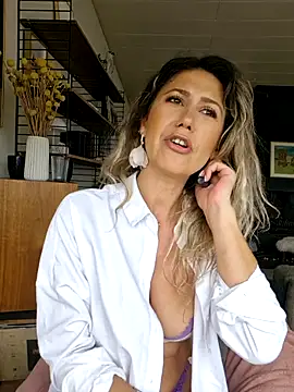הופעת וובקאם של CelynaRoss