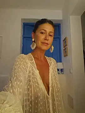 CelynaRoss Show in webcam