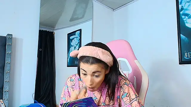 GraceWallace_'s Live Chat Room
