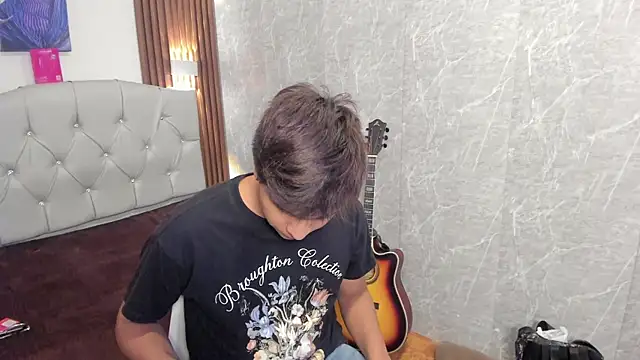 Pertunjukan Kamera Web Thiago_Kozak