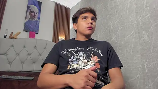 Show modela Thiago_Kozak na web-kameri