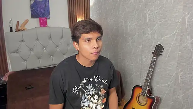 Show modela Thiago_Kozak na web-kameri