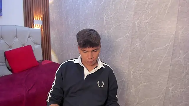 Show de Thiago_Kozak na webcam
