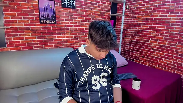 Thiago_Kozak Webcam-Show