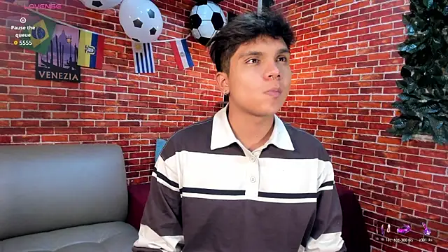 عرض كام Thiago_Kozak