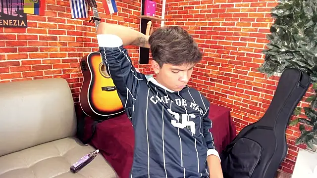 Thiago_Kozak's Webcam Show