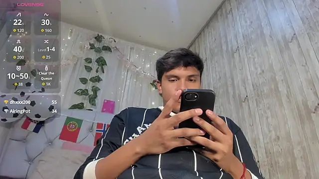 Pertunjukan Kamera Web Thiago_Kozak