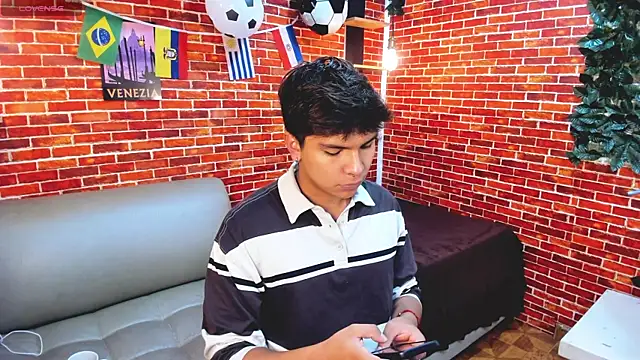 Thiago_Kozak Pertunjukan Webcam