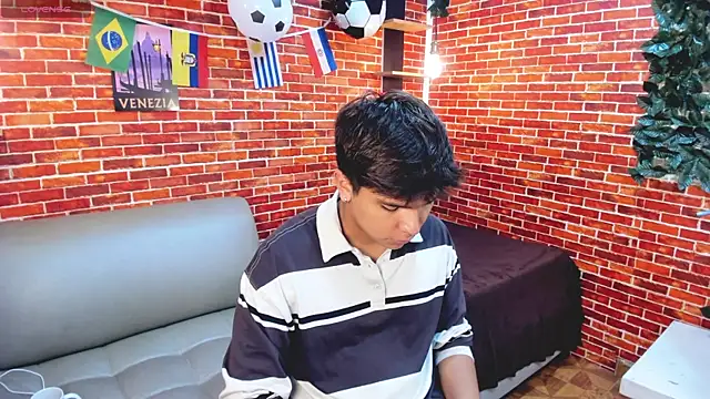 عرض كام Thiago_Kozak