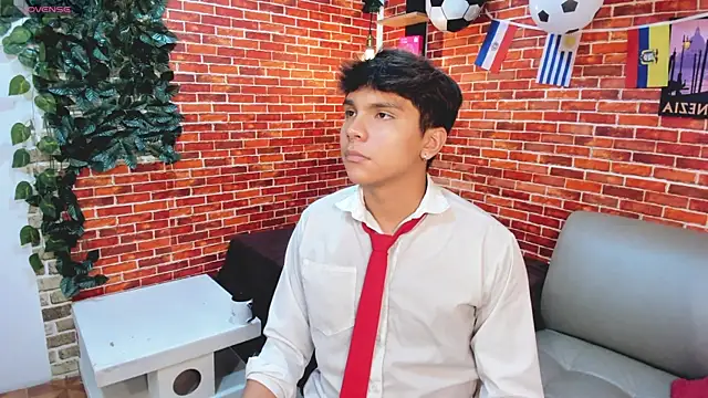 Pertunjukan Kamera Web Thiago_Kozak