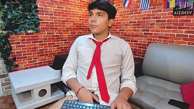 Thiago_Kozak Шоу с уебкамера