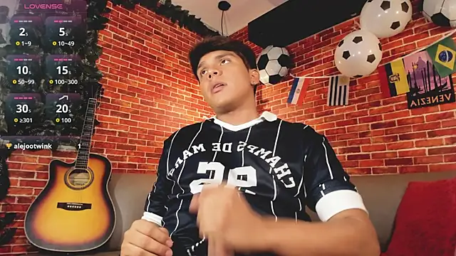 Show modela Thiago_Kozak na web-kameri