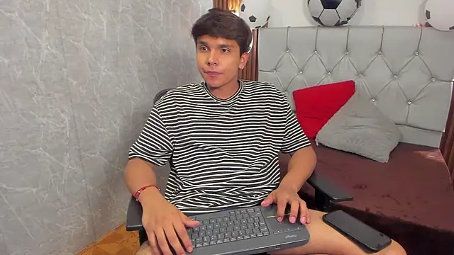 Thiago_Kozak Webcamshow