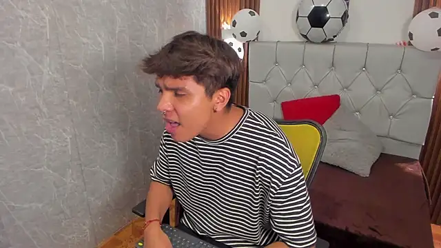 Thiago_Kozakn Webbikameraesitys